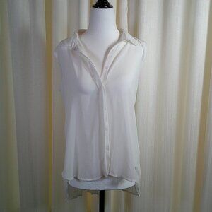 Sparkle & Fade White Sleeveless Button-Down Blouse in size M